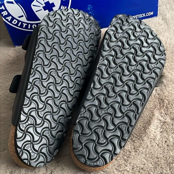 Birkenstock - Arizona Unisex  Sandals - Picture 3 of 7